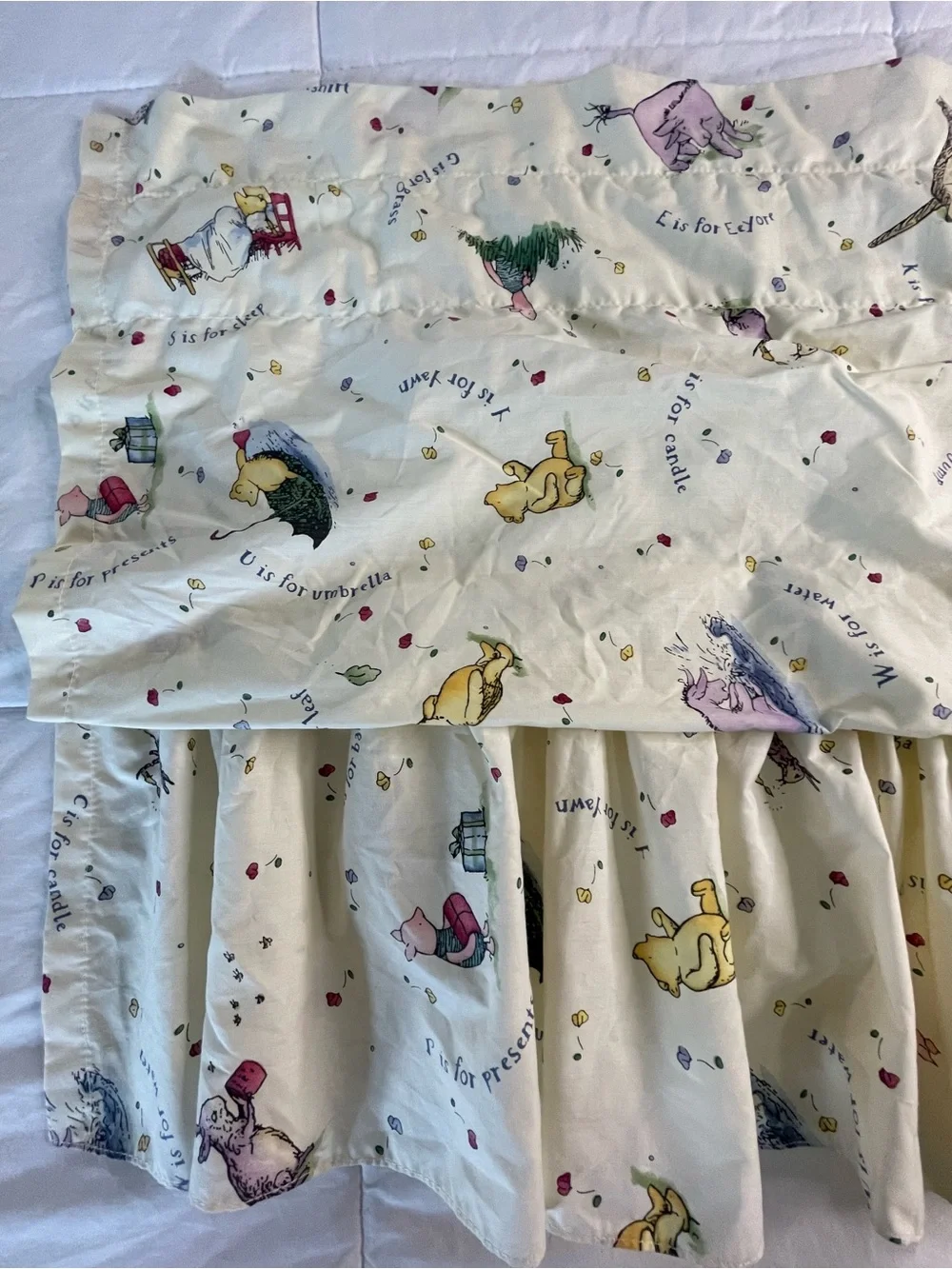 VTG 1997 Red Calliope Classic Winnie the Pooh ABC Balloon Ruffle Valance 80x21